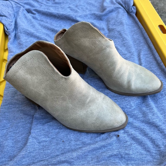 Qupid Pointy Toe Plunging Block Heel Booties Mule Slid Ons - Picture 4 of 13